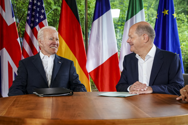 Biden i Scholz o ratu u Ukrajini iza zatvorenih vrata