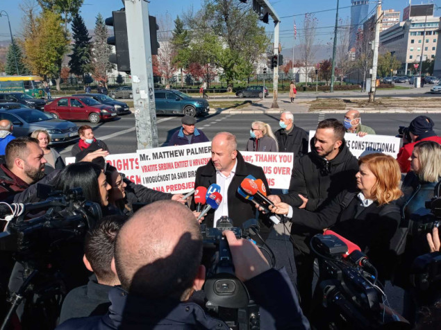 Novi protest 9. maja ispred Ambasade SAD-a, Delegacije EU-a i OHR-a