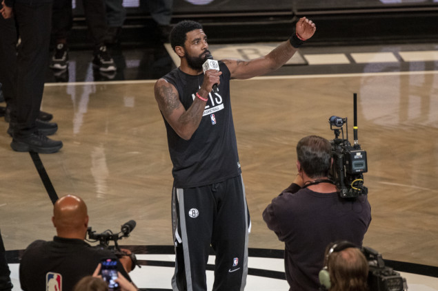 Košarkaš Irving doniraće pola miliona dolara zbog promocije antisemitskog filma