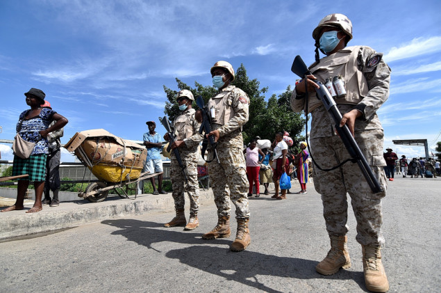 Policija preuzela kontrolu nad glavnim naftnim terminalom na Haitiju