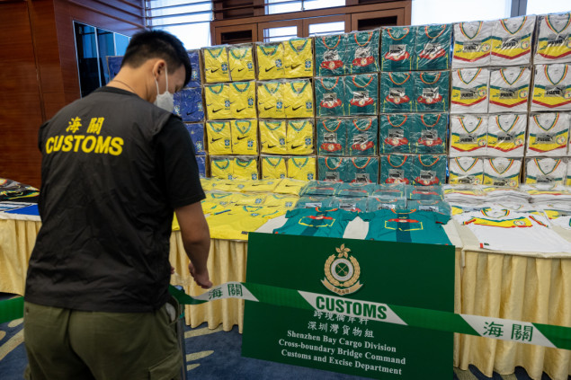 Zaplijenjena falsifikovana sportska oprema vrijedna više od 6 miliona eura