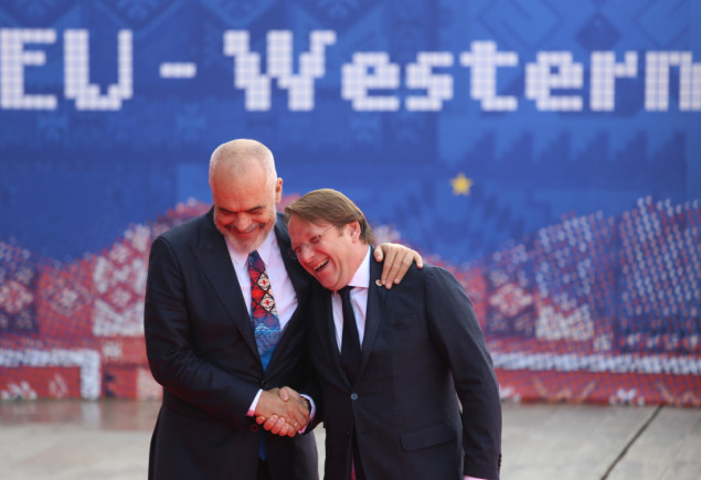 Varhelyi o sporazumu o smanjenju cijena rominga: Ovo je stvarna integracija Zapadnog Balkana