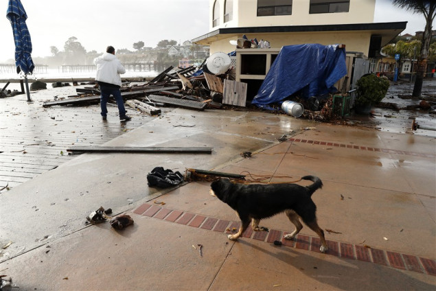 Kalifornija se priprema za nove oluje i poplave, 300.000 ljudi ostalo bez struje