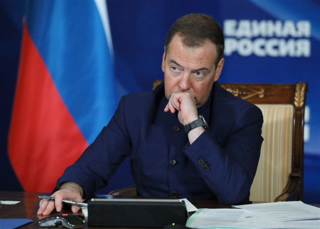 Medvedev: Slanje više zaliha američkog oružja znači da će Ukrajina gorjeti