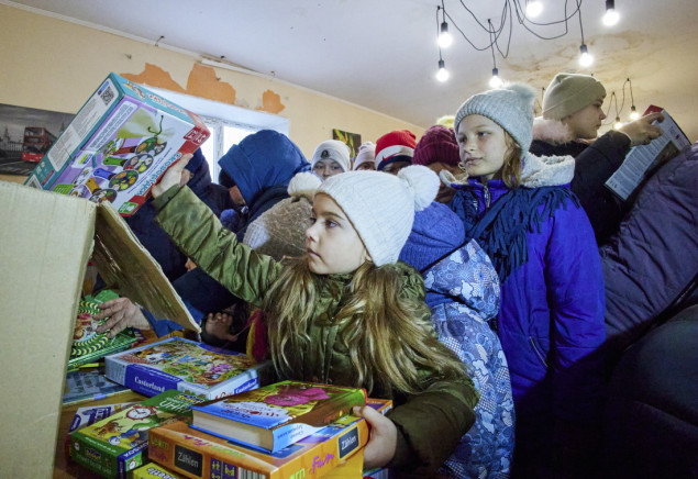 Shakhtyor pomaže ranjenim vojnicima i djeci koja su ostala bez roditelja