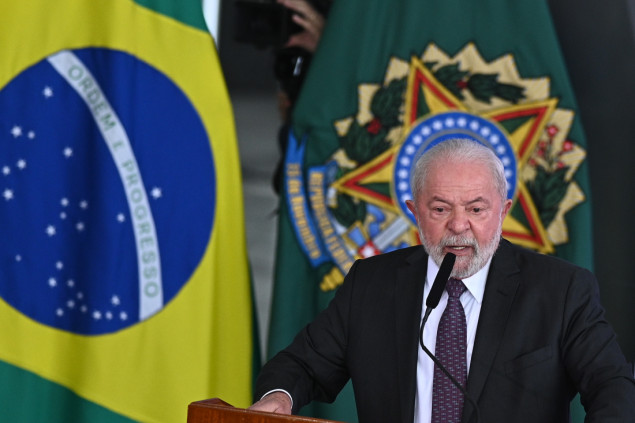 Lula se sastao sa domorodačkim stanovništvom u brazilskoj Amazoniji i obećao im zemlju