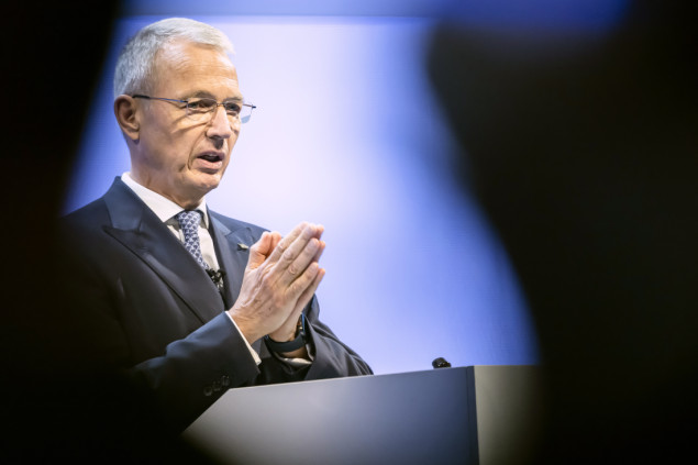 Čelnik Credit Suissea izvinjava se šokiranim dioničarima