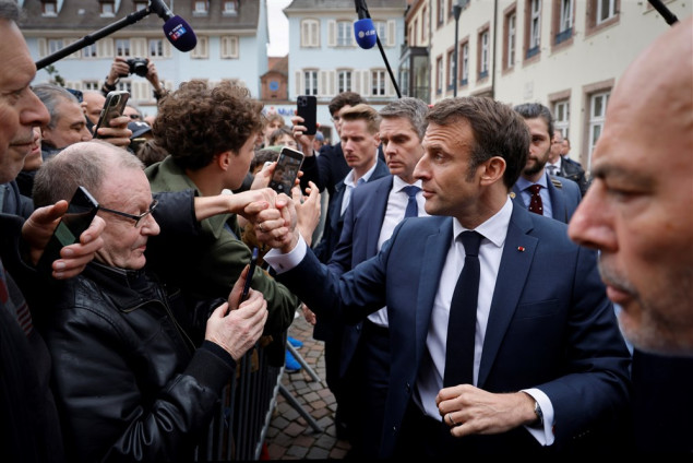 Macron poručio demonstratima: Šerpe neće pomoći Francuskoj da krene naprijed