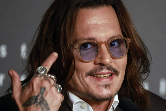 Johnny Depp se obrušio na Hollywood rekavši da su ga "odbacili u smeće"
