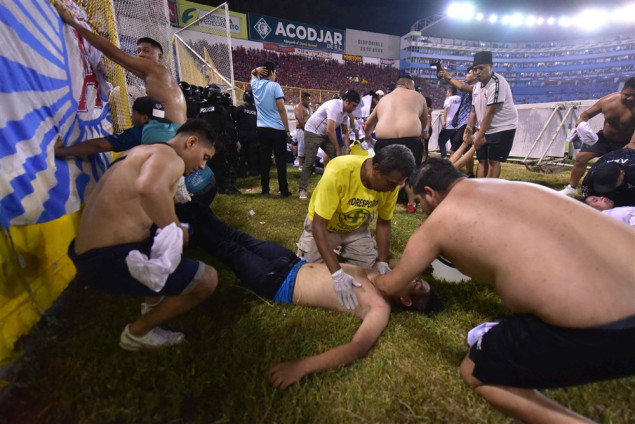 Najmanje 12 poginulih u metežu na stadionu u Salvadoru