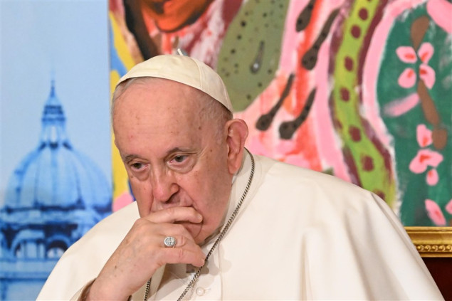 Papa Franjo dobio groznicu, otkazao sve obaveze sa rasporeda