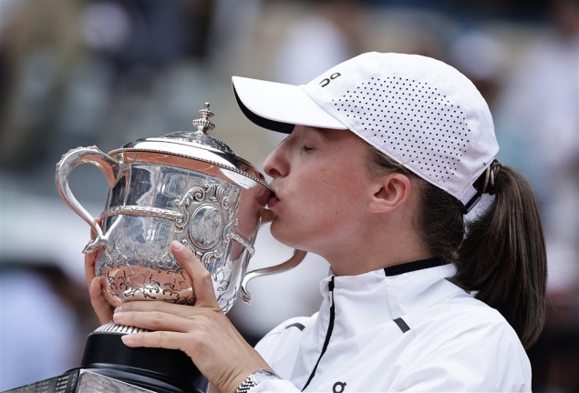 Swiatek poslije tri seta odbranila titulu na Roland Garrosu