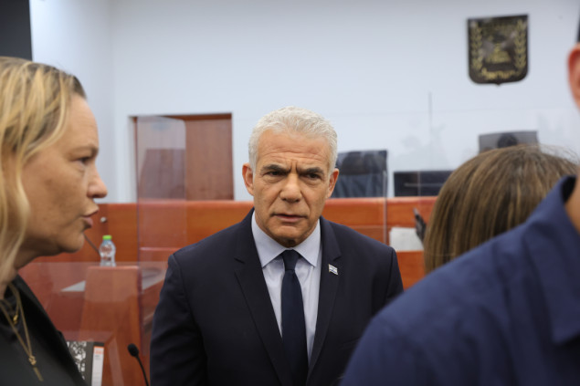 Bivši premijer Izraela svjedočio u Netanyahuvom suđenju za korupciju