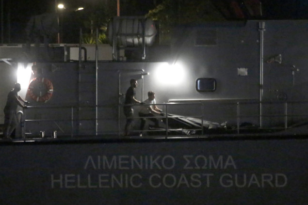 Spasioci pretražuju more kod grčke obale u potrazi za žrtvama brodoloma