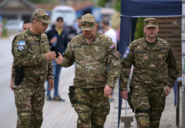 NATO: Na Kosovo stiglo dodatnih 130 vojnika iz Rumunije