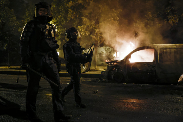 "Nije smio koristiti oružje", na ulicama Francuske večeras 40.000 policajaca