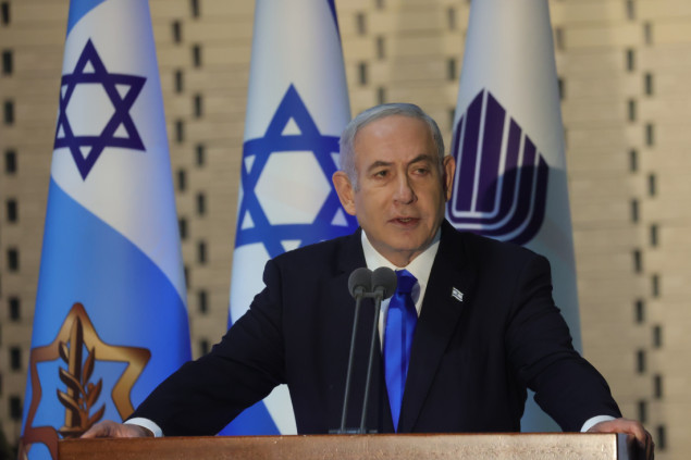 Francuski tajkun rekao da je dao Netanyahuu milion dolara i plaćao mu ljetovanja