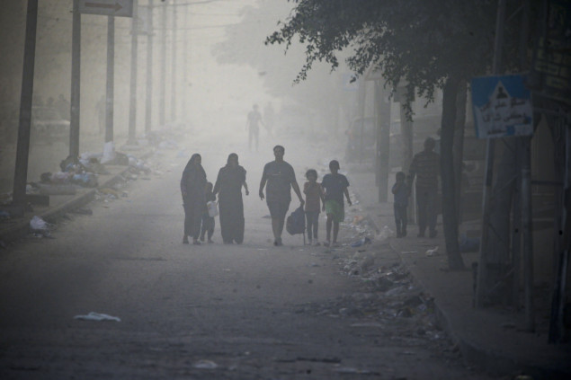 AP: U toku pregovori o trodnevnom humanitarnom prekidu vatre u Gazi