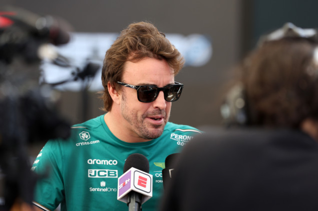 Alonso: Hamilton bi od Ferrarija mogao da napravi konkurenta za titulu 2025.