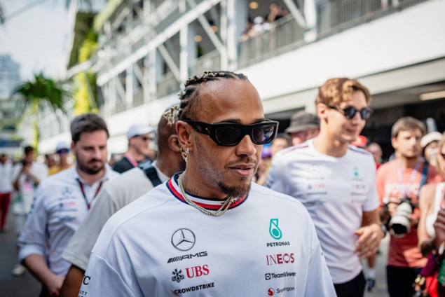 Višestruki šampion F1 Lewis Hamilton pridružiće se Ferrariju 2025.