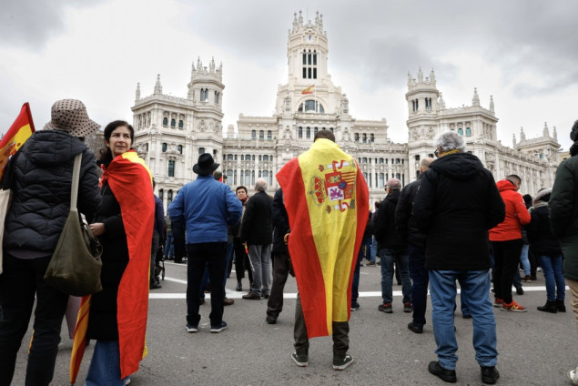 Hijade Španaca marširali Madridom u znak protesta protiv zakona o amnestiji za katalonske separatiste