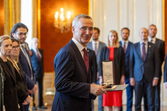 Stoltenberg: Vrijeme je da dozvolimo Ukrajini da gađa i ciljeve u Rusiji zapadnim oružjem