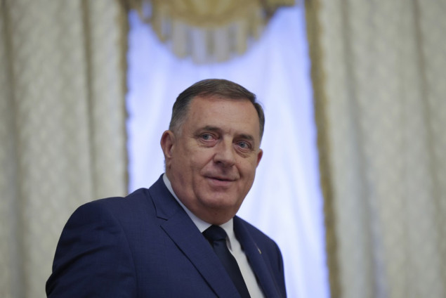 Dodik: Srbi na području Eparhije bihaćko-petrovačke ne žele prodavati svoja imanja