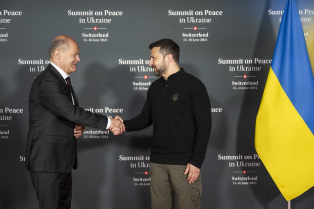 Zelenski i Scholz razgovarali o Trumpovoj ulozi u okončanju rata u Ukrajini