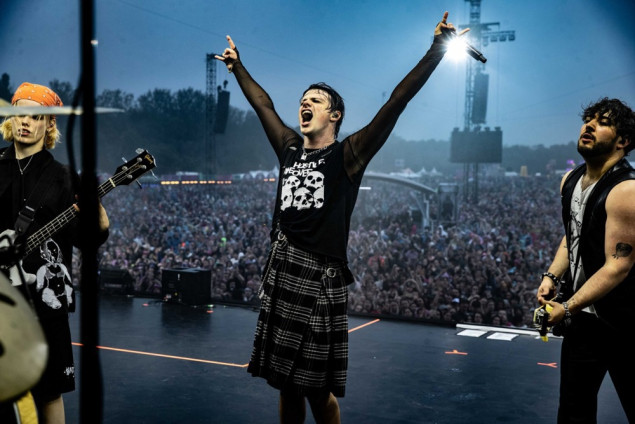 Rock zvijezda Yungblud zbog zdravstvenih problema pauzira turneju