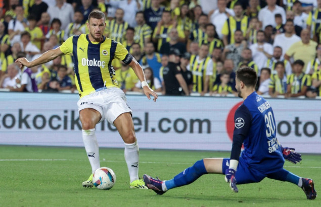 Edin Džeko danas potpisuje za Fiorentinu