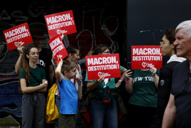 Hiljade ljudi širom Fancuske protestuje protiv Macronovog imenovanja Barniera za premijera