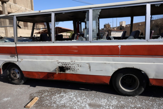 Najmanje 19 osoba poginulo u sudaru dva autobusa u centralnoj Siriji