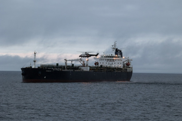Finska premjestila zaplijenjeni tanker s ruskom naftom bliže luci