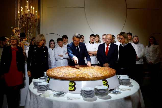 Macron: Ukrajina treba imati realan stav o teritorijalnim pitanjima u pregovorima s Rusijom