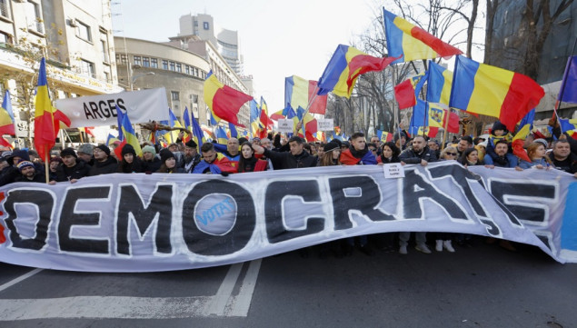Desetine hiljada ljudi na protestu u Bukureštu protiv poništenih predsjedničkih izbora