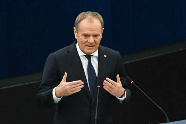 Poljski premijer pozvao na čvrst i jedinstven odgovor EU-a na Trumpove tarifne prijetnje