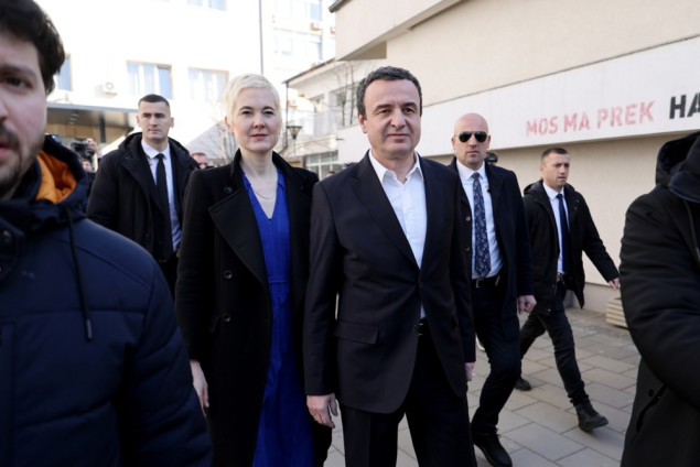 Kurti dobiva izbore na Kosovu, ali nedovoljno za samostalnu vladu - izlazne ankete