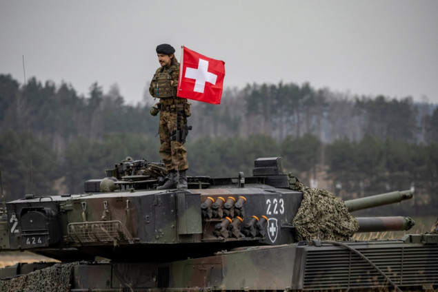 Građani Švicarske sve više traže jaču saradnju s NATO-om, povjerenje u neutralnost opada