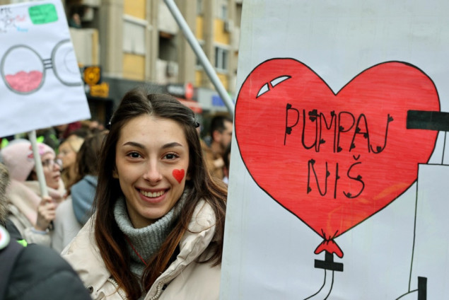 Novinari iz Niša ne prihvaćaju Vučićevu ispriku i obustavljaju izvješćivanje o njemu