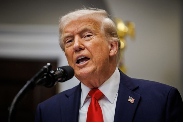 Trump zaustavio prodaju novog oružja Ukrajini, razmatra obustavljanje isporuka iz zaliha