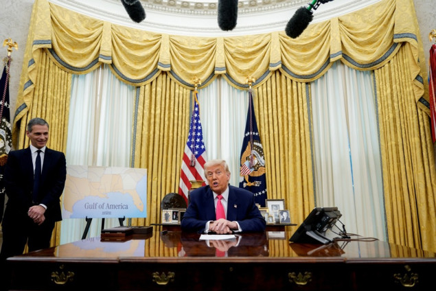 Trump za mjesec odgodio carine na dio robe iz Kanade i Meksika