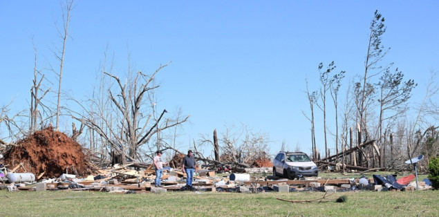 Najmanje 21 osoba poginula u tornadima koji su pogodili američki Srednji Zapad