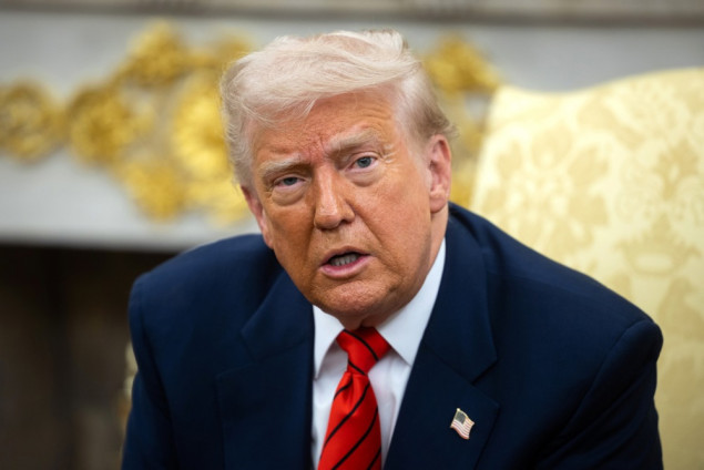 Trump objavio da Huti zaustavljaju napade na brodove i najavio prekid udara na Jemen