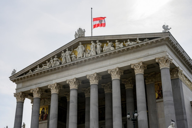 Bivši austrijski obavještajni zvaničnik optužen za korupciju i za špijuiranje za Rusiju