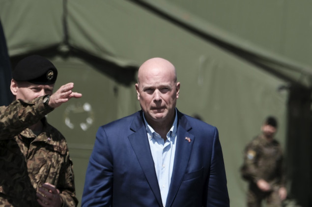 Američki ambasador pri NATO-u: Saveznici treba da odluče na čijoj su strani