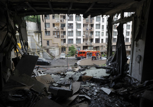 Novi ruski napadi: U redu za penziju ubijeno više od 20 civila