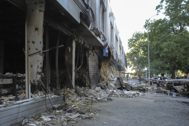 Najmanje jedna osoba ubijena, tri ranjene u ruskom zračnom napadu u ukrajinskoj Odesi