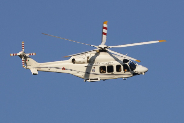 Papa stigao helikopterom pred oduševljene vjernike u Rimu