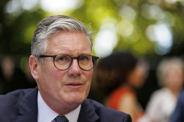 Britanski premijer nakon antiimigrantskih skupova želi da se hoteli za azilante "isprazne" ranije