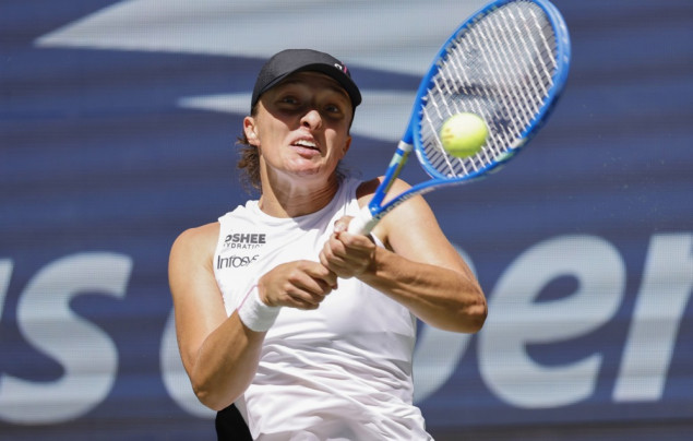 Świątek lako do drugog kola US Opena